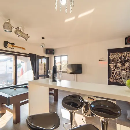 Villa Hard&heavy Privlaka (Zadar)