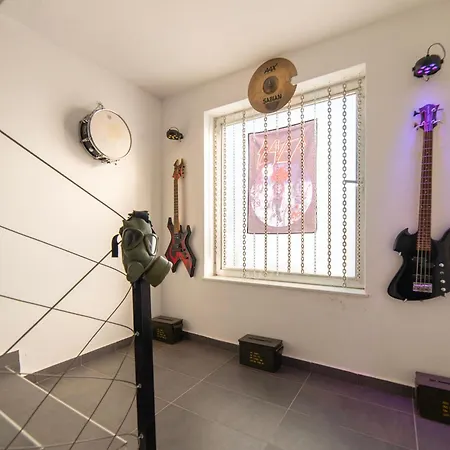 Hard&heavy Villa *
