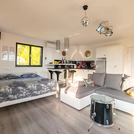 Hard&heavy Villa *