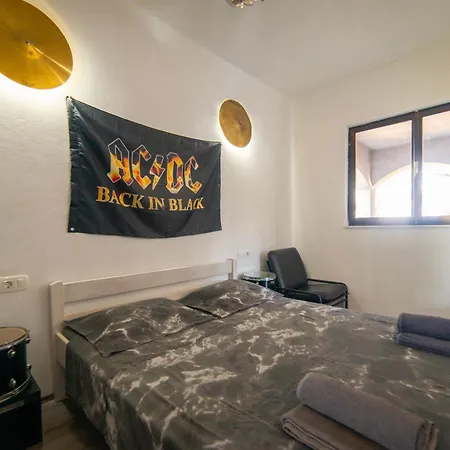 Hard&heavy Villa